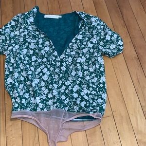 Women’s puff sleeve bodysuit